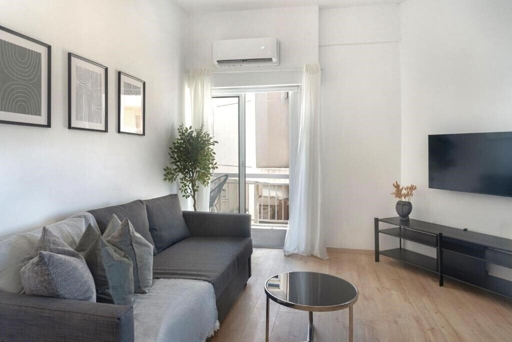 Отель Phaedrus Living: City Breeze Residences Urbanity 2*