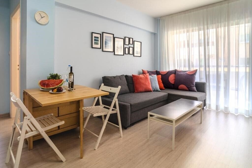 Отель Helios Mackenzie One Bedroom Flat 2*