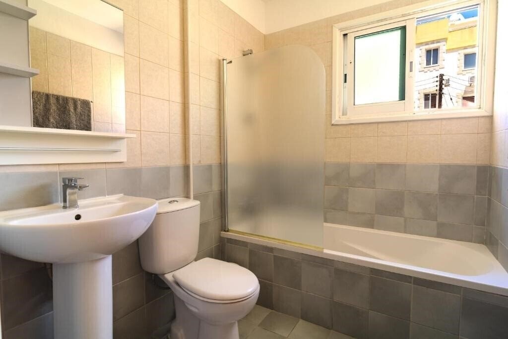 Фотография Helios Mackenzie One Bedroom Flat 2*
