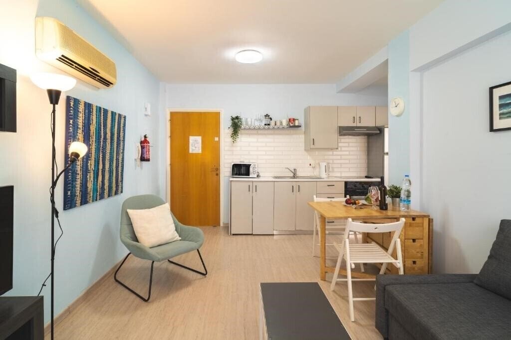 Изображение Helios Mackenzie One Bedroom Flat 2*