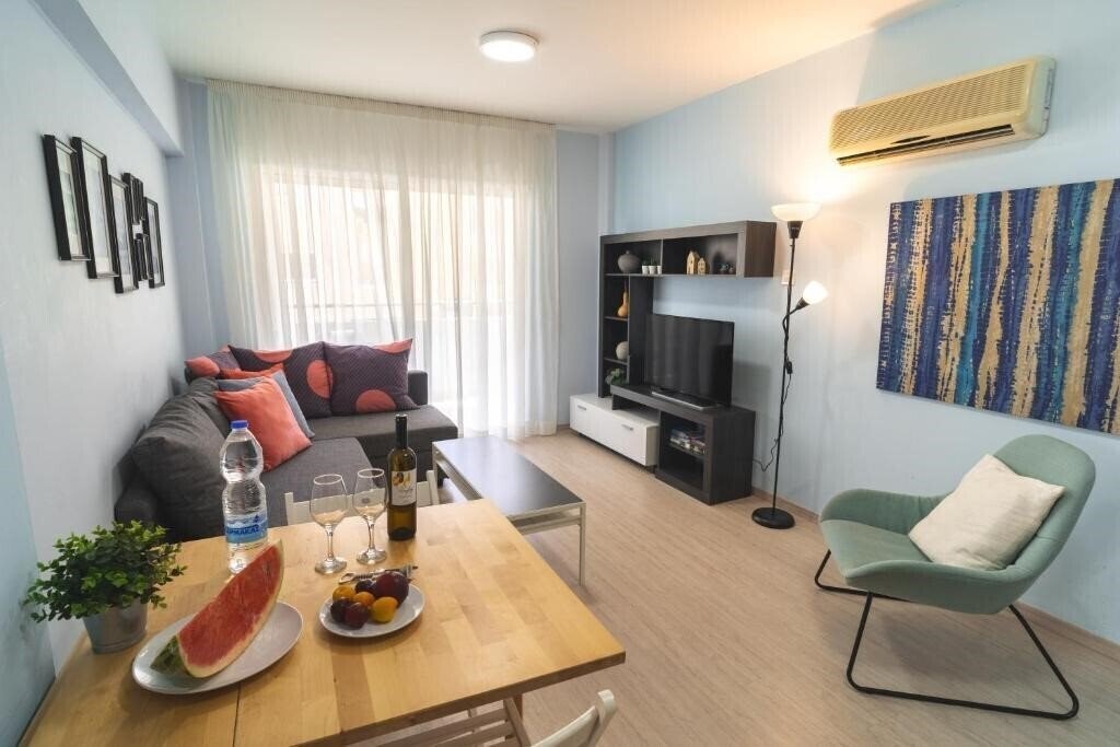 Картинка Helios Mackenzie One Bedroom Flat 2*