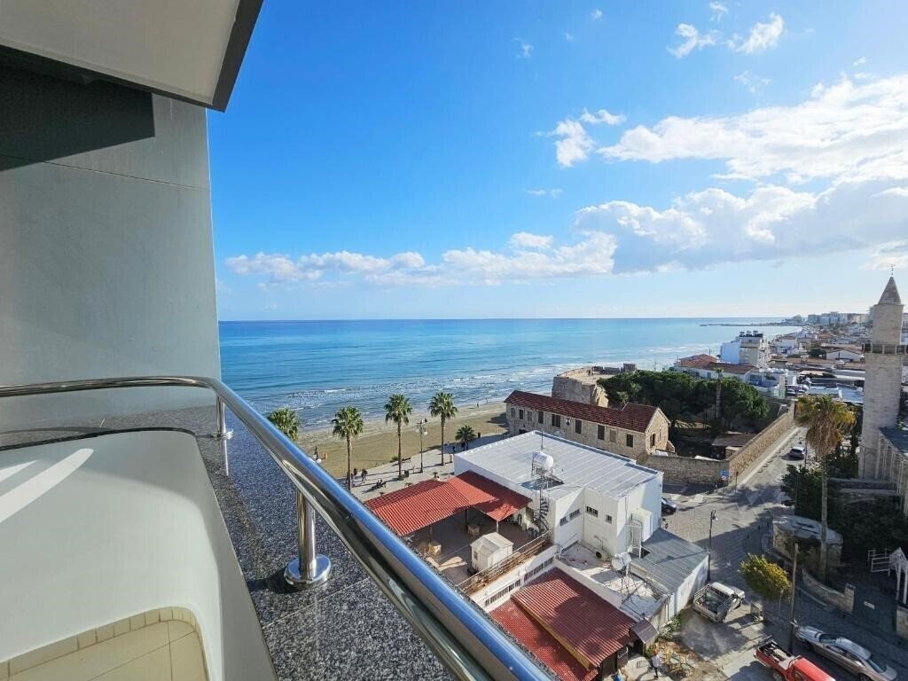 Картинка Dios Ponte Finikoudes Beachfront 2*