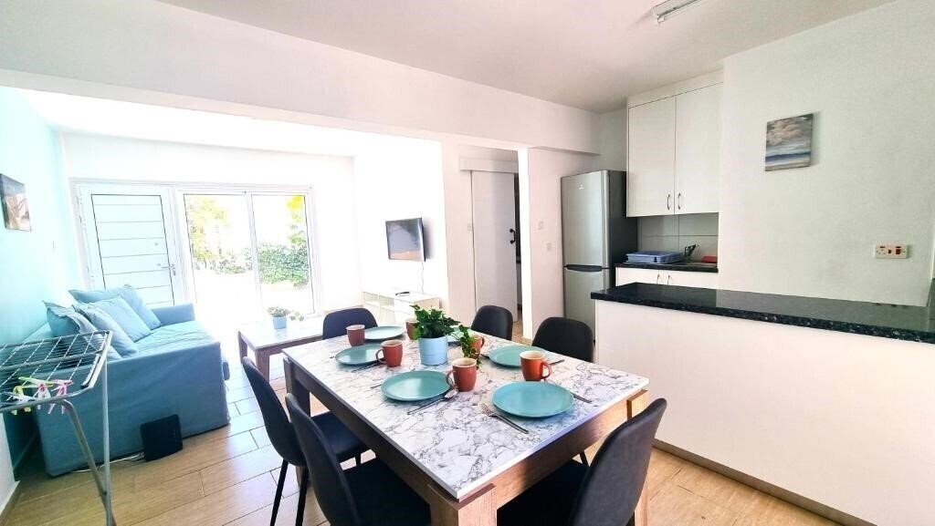 Отель Dream Escape Apt 1 - 6 Min Walk To Kastella Beach! апартаменты
