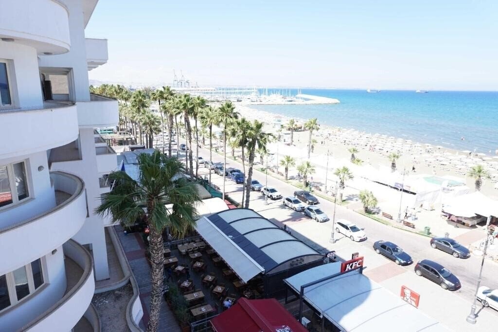 Картинка Lazuli Sea View Beachfront Ap 43 3*