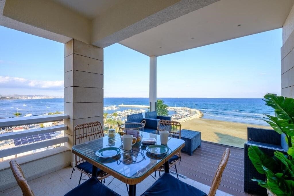 Отель Lazuli Sea View Beachfront Ap 253 3*