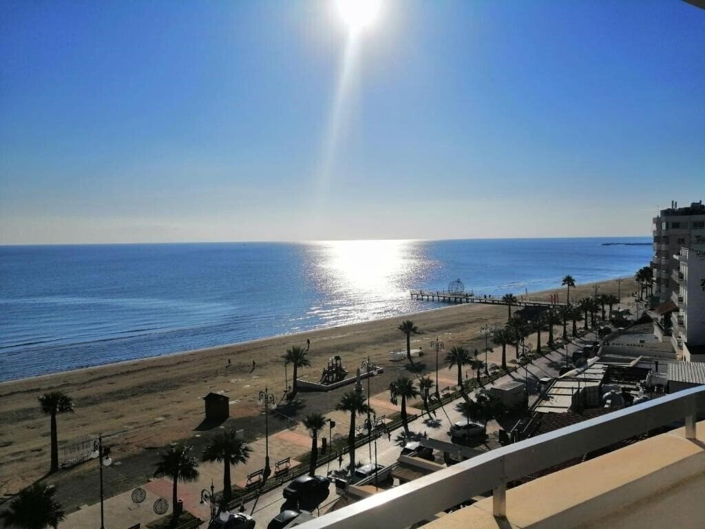 Отель Alex Beach Apartment 31 2*