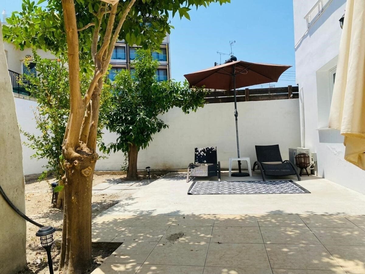 Фото Serenas 2-BR Apartment In Larnaca 2*