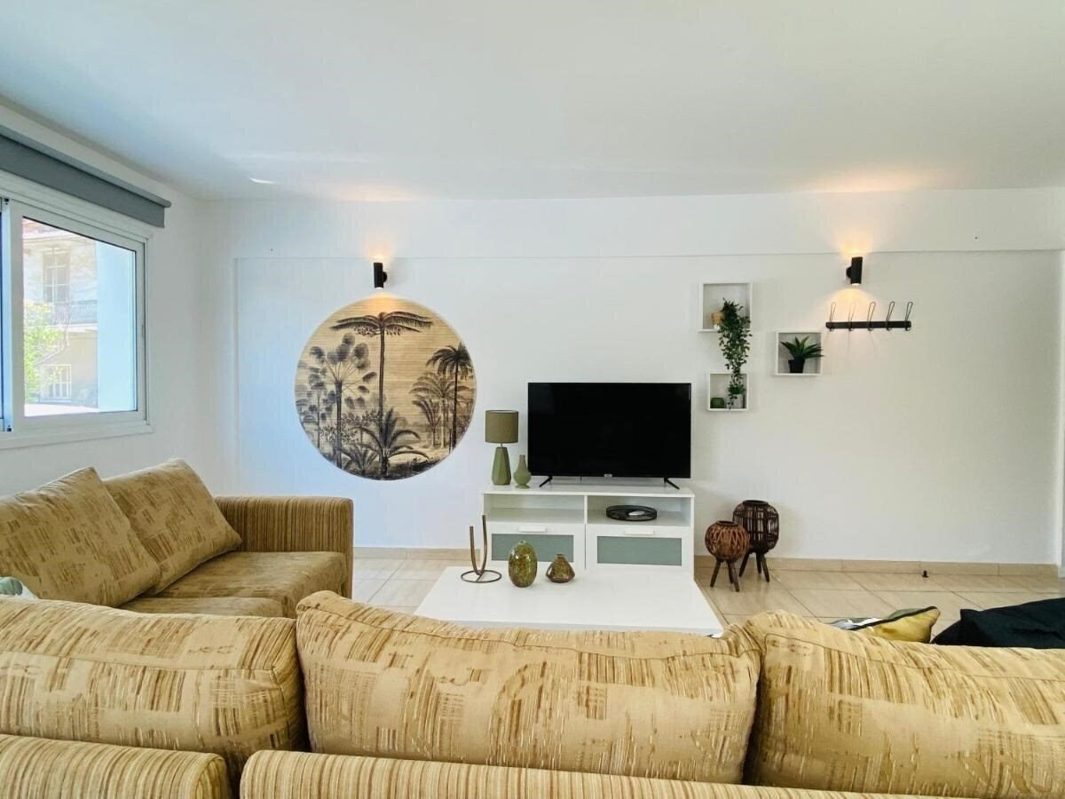 Фотографія Serenas 2-BR Apartment In Larnaca 2*