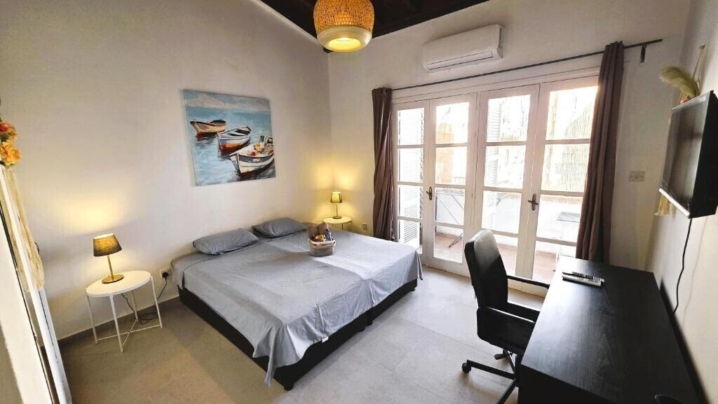 Фото Lovely 1BR in Old Town City Center & 4 Min to Beach 3*