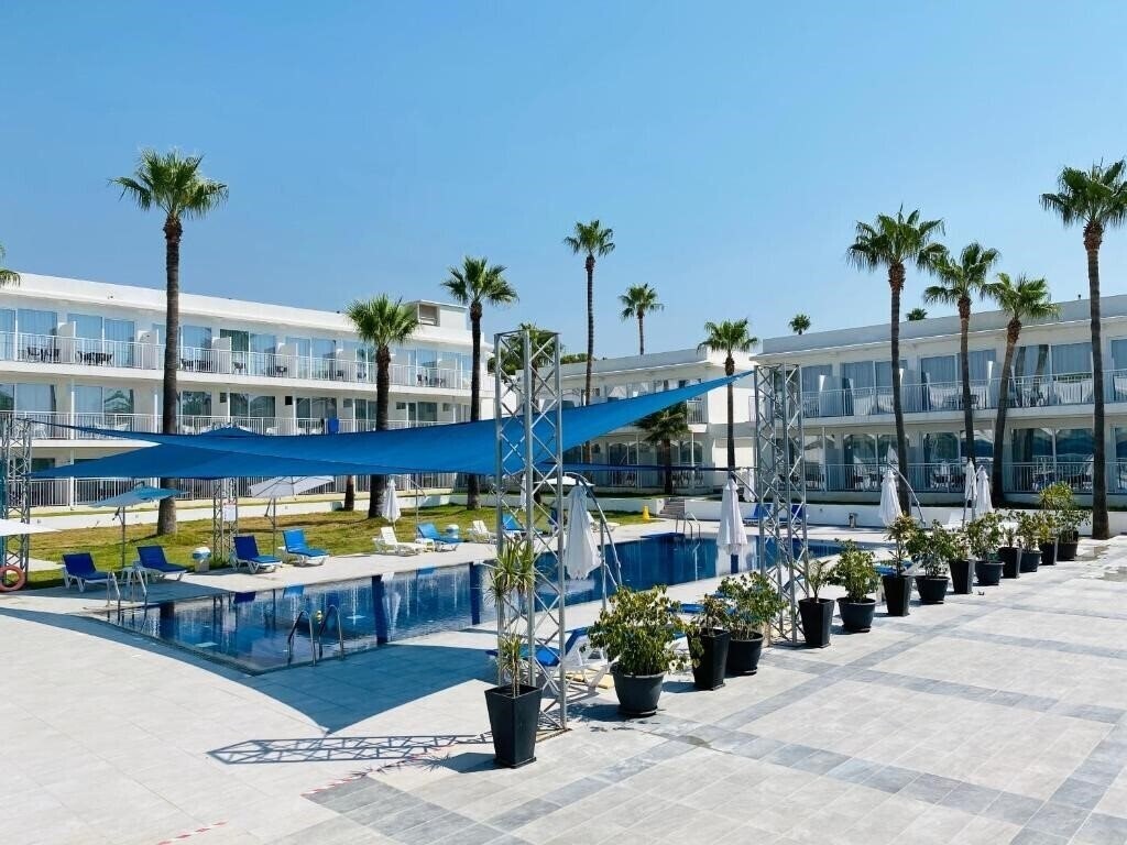 Фотографія Lysithea Apts 3*