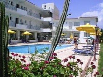 Фотографія Michaels Beach Aprt 4*