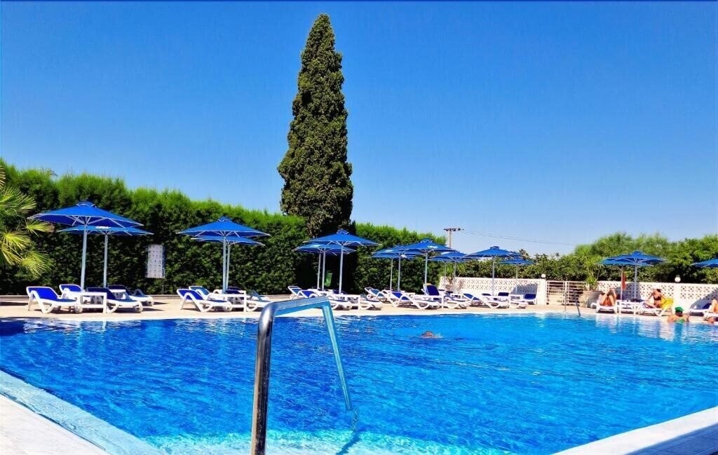 Готель Sveltos Hotel 3*