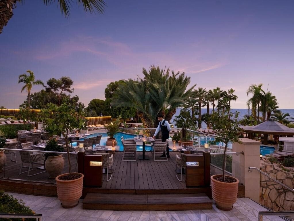 Фото Mediterranean Beach Hotel 4*