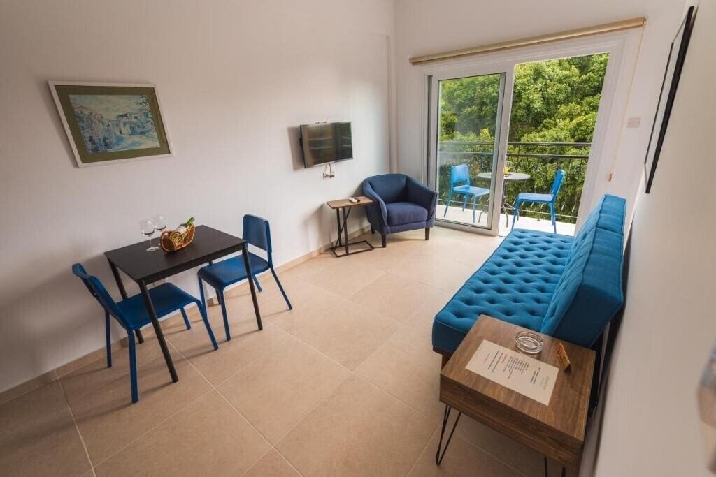 Картинка Chrielka Suites 3*