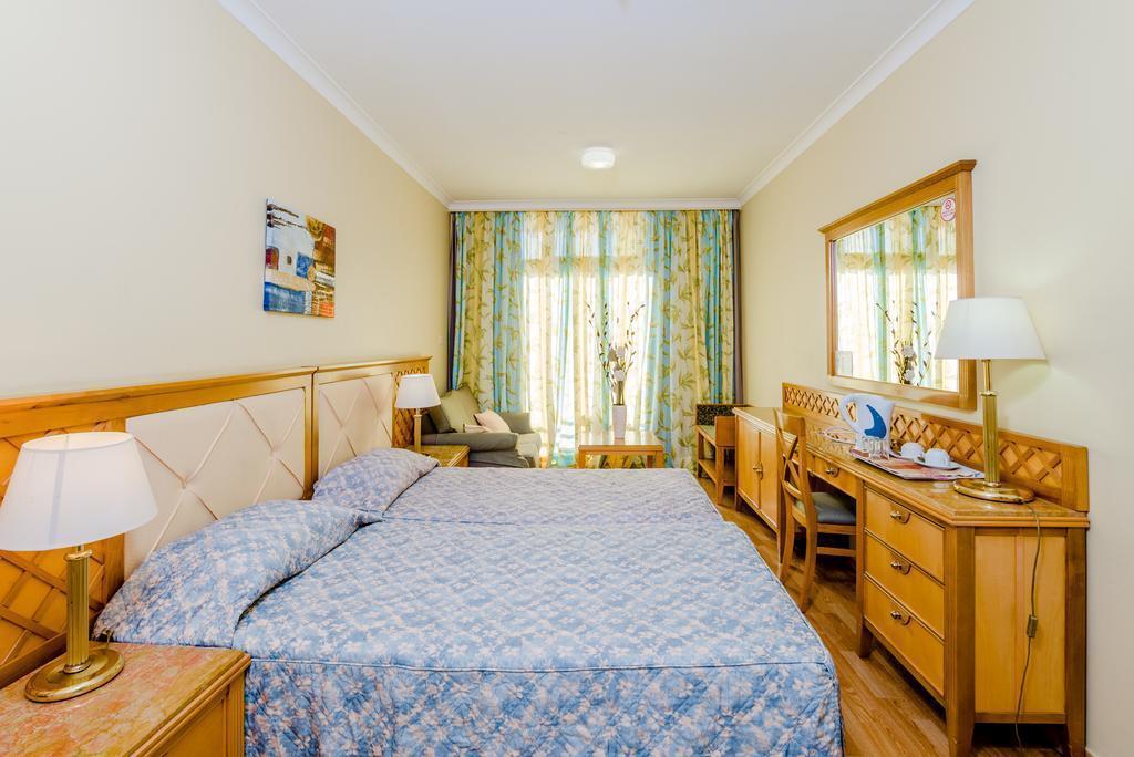 Фото Estella Hotel Apartments 2*