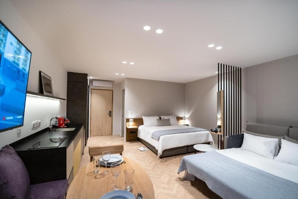 Готель Alinea Suites Limassol Center 3*
