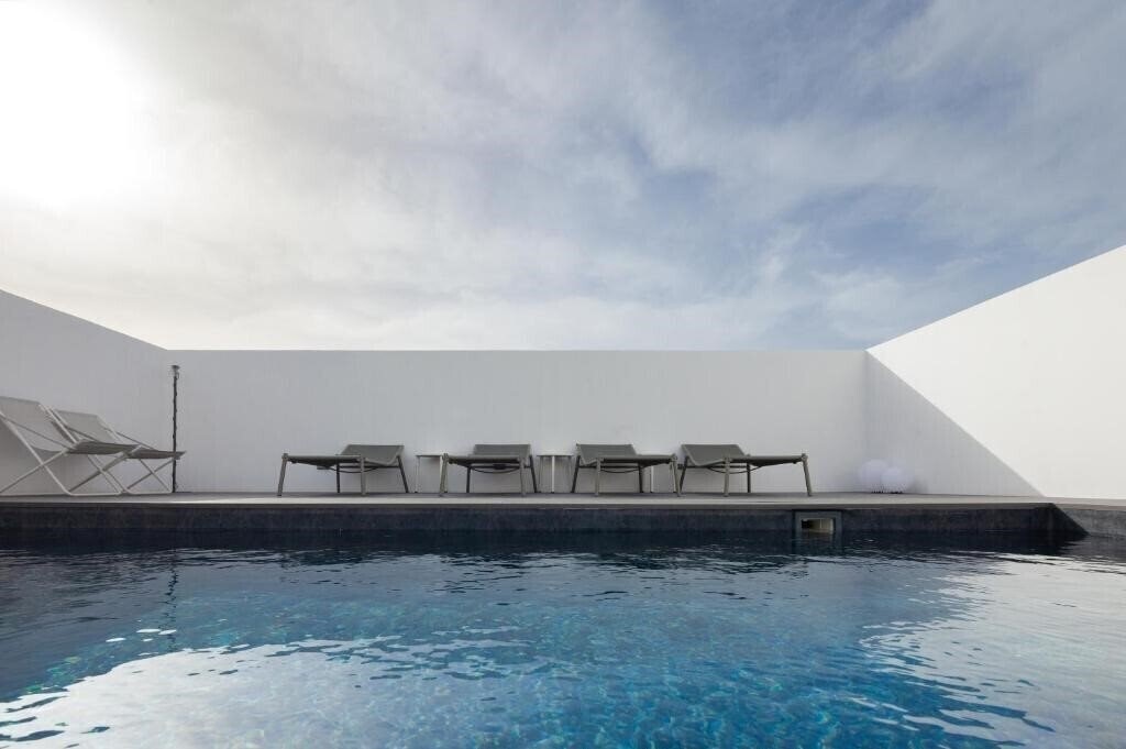 Фотография Alinea Suites Limassol 3*