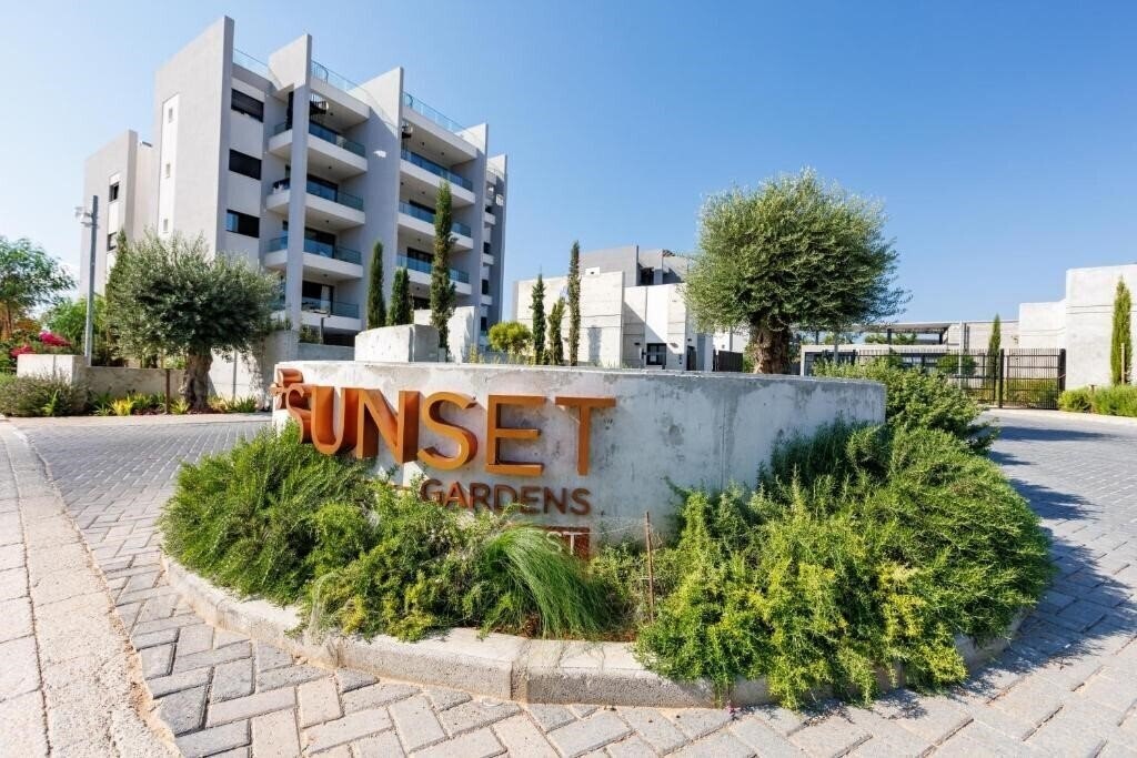 Готель Sunset Gardens 4*