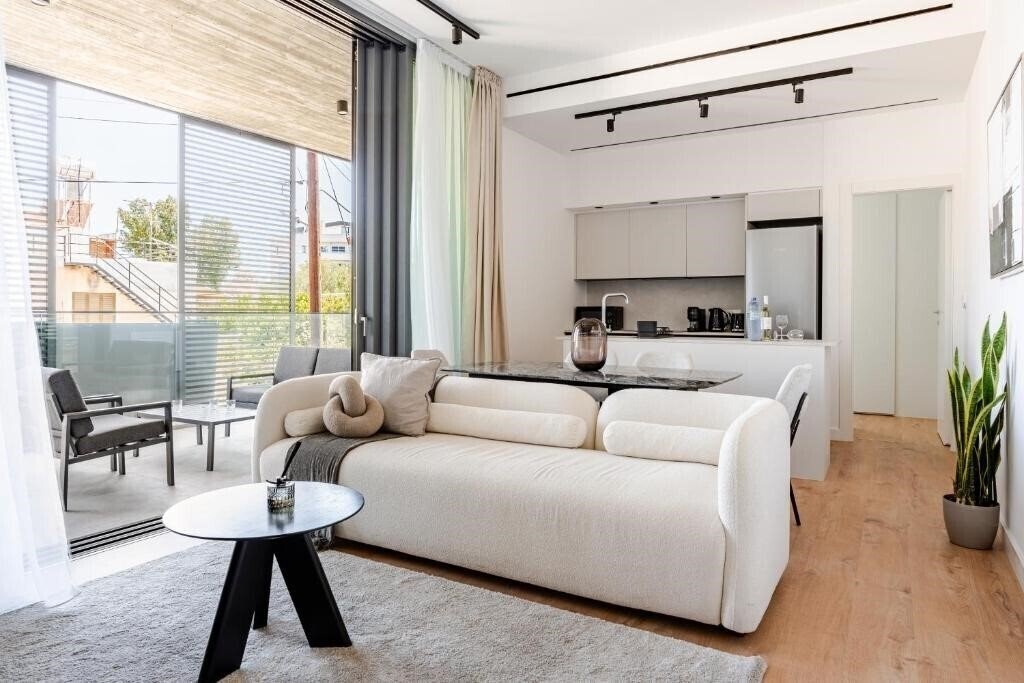 Картинка Yamas Urban Living Sunny Pool Penthouse 4*