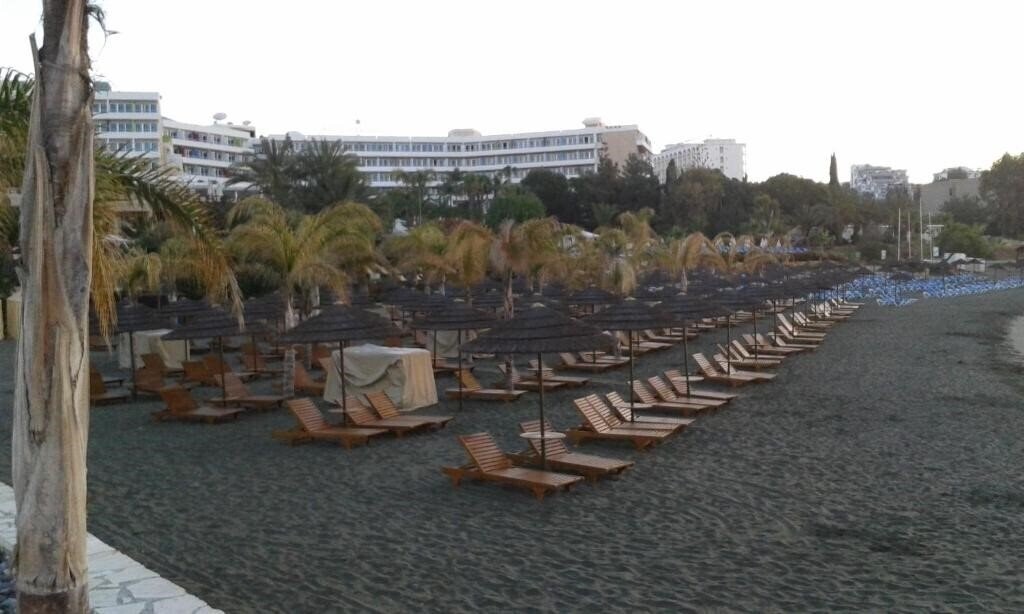 Фотографія Seaside Luxury Beach Apartment 4*