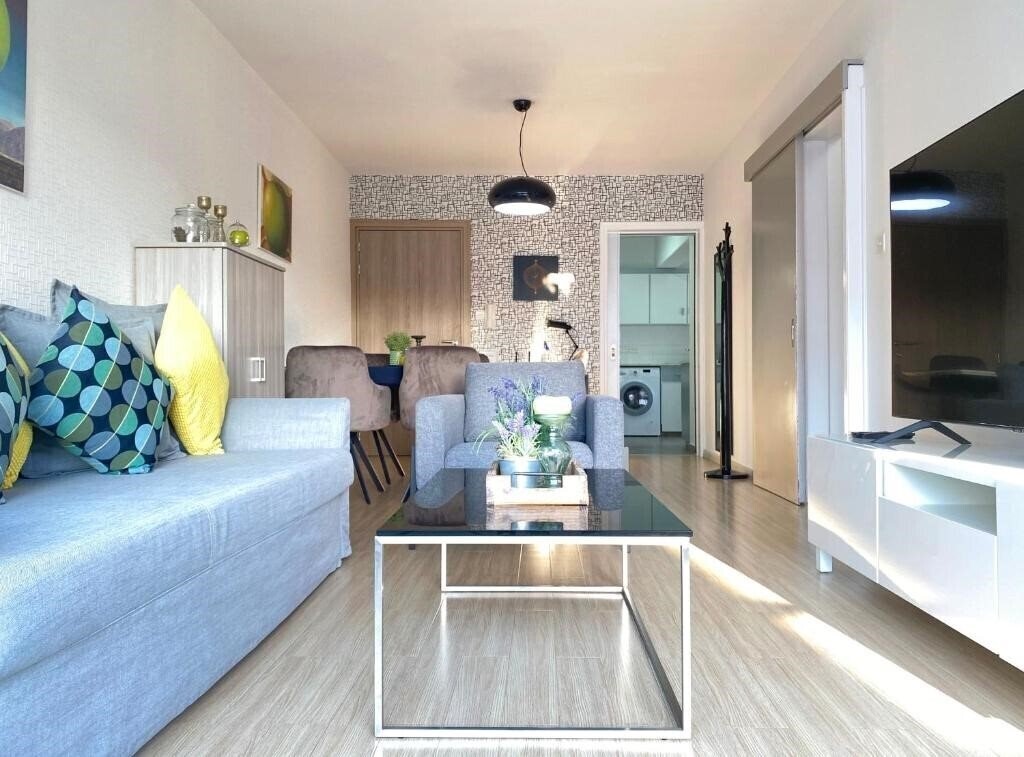 Фотографія Metro Court Apartments 4*