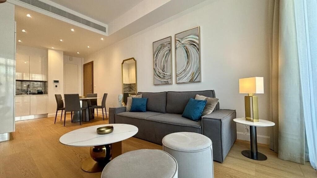 Отель Oxford House Apt by TrulyCyprus 3*