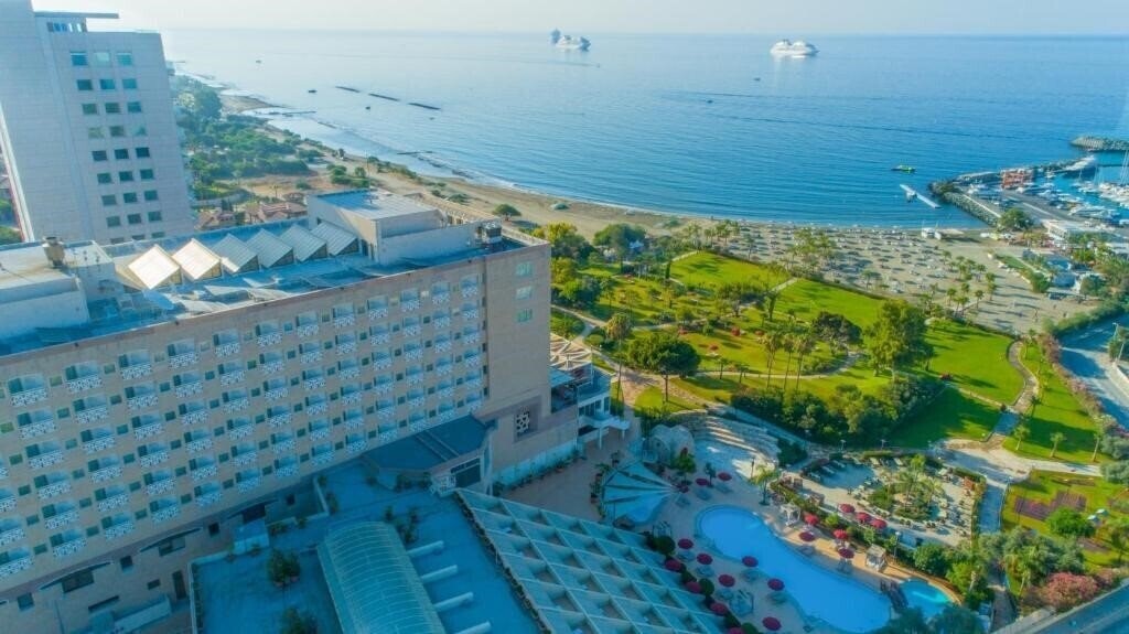 Изображение The Tower at St. Raphael Resort & Marina 5*