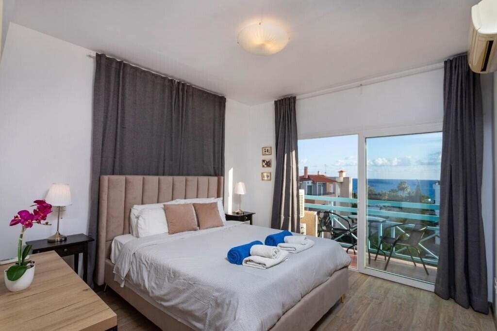 Фотография Palm Beach Apartment by Trulycyprus 2*