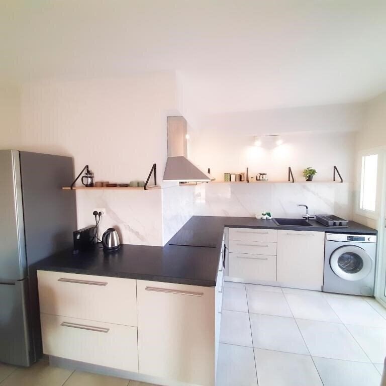 Картинка Sea Breeze Central, 2Bed 2*