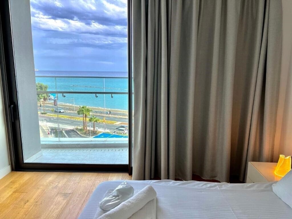 Фото Del Mar Beachfront Boutique Residence 3*