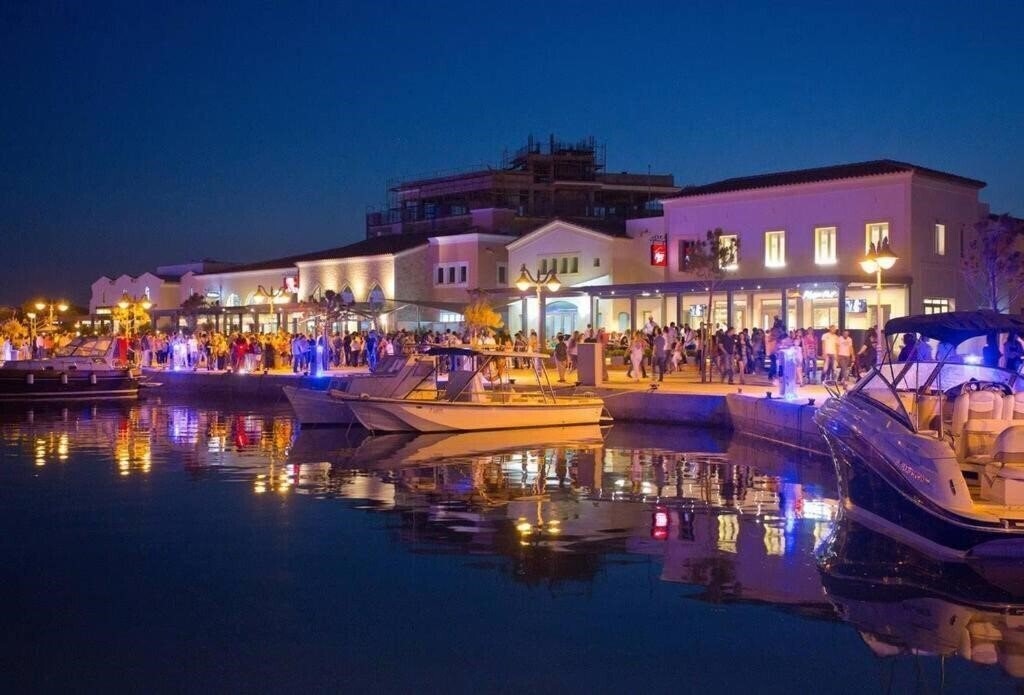 Отель Thalassa Sea View Suite 3*