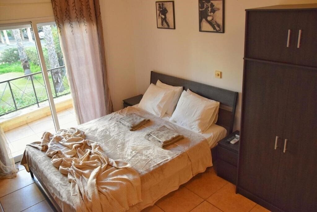 Отель Raise Cosy Studio With Pool In Limassol 2*
