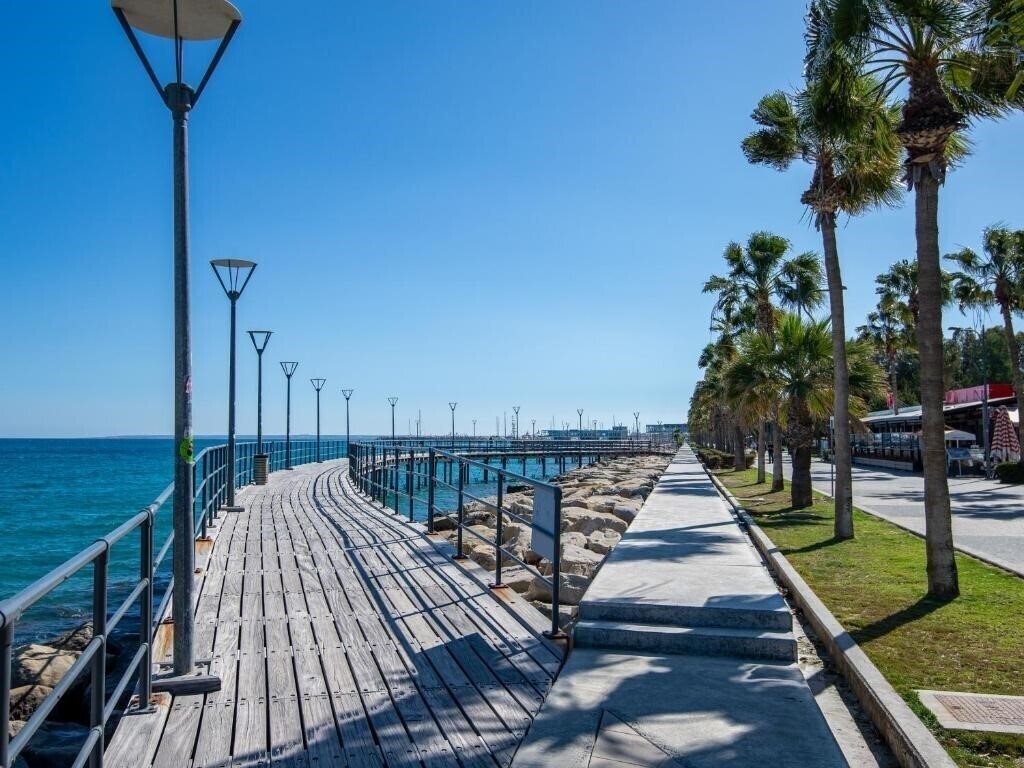 Фотографія Sanders Triple Limassol 2*