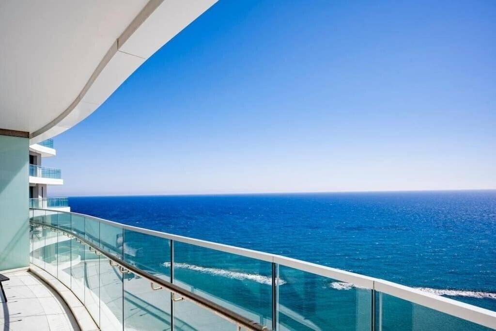 Отель Del Mar Beachfront 3 Bedroom A Residence 2*