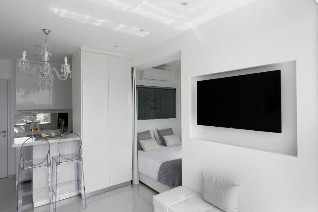 Изображение The White Pearl Suite - Beach Front City Centre With Sea View апартаменты