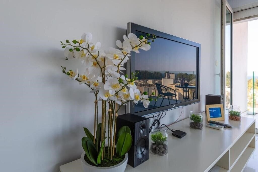 Фотография Modern Seafront Apartment 3*