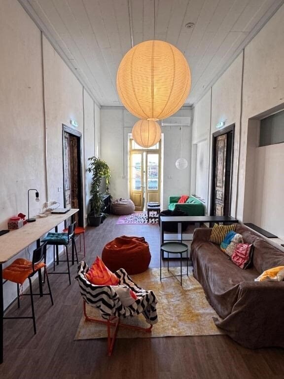 Готель Bee Hostel (Adults Only) 2*