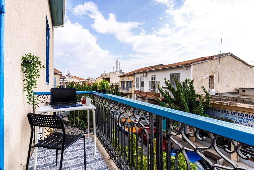 Фото Bee Hostel (Adults Only) 2*