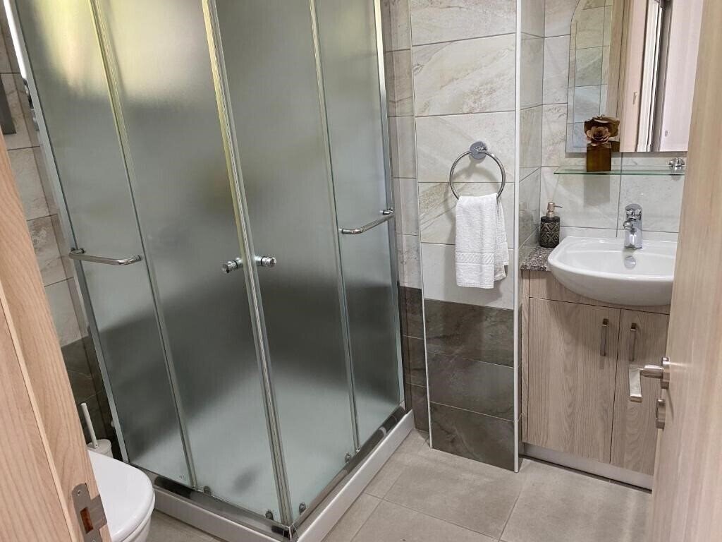 Фото Modern City Center Apartment Saripolou 2 2*