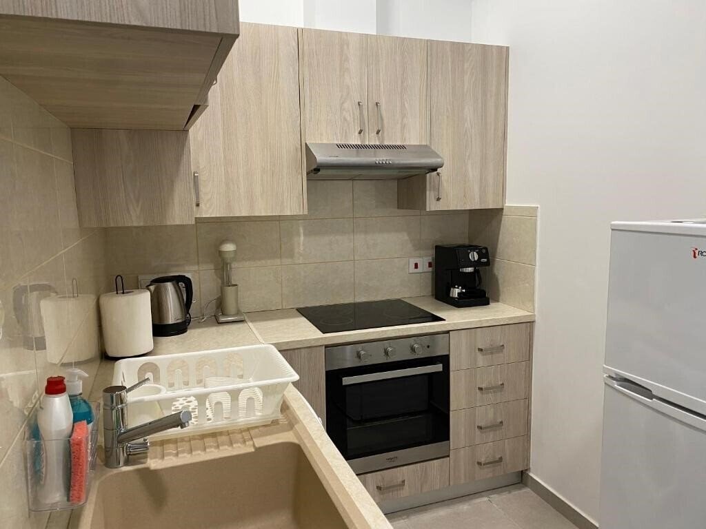 Фотографія Modern City Center Apartment Saripolou 2 2*