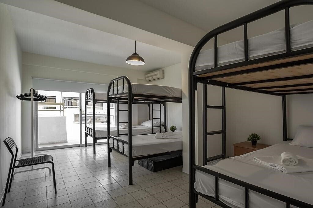 Фото White Hostel (Adults Only) 2*