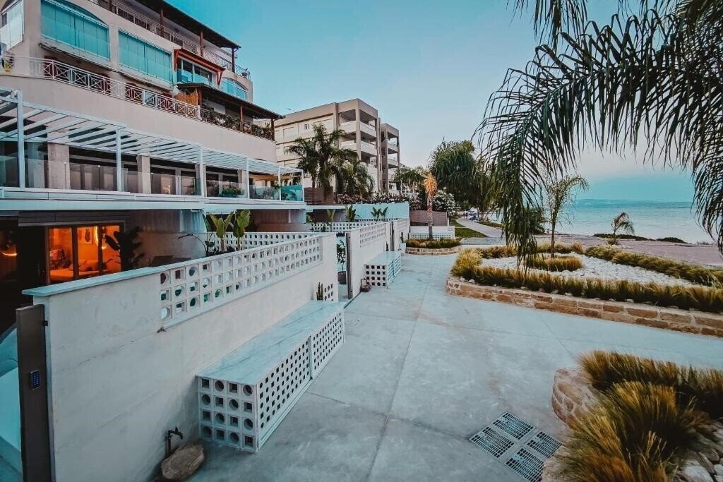 Фотография Q Coconuts Seaside Suites (Adults Only) 4*