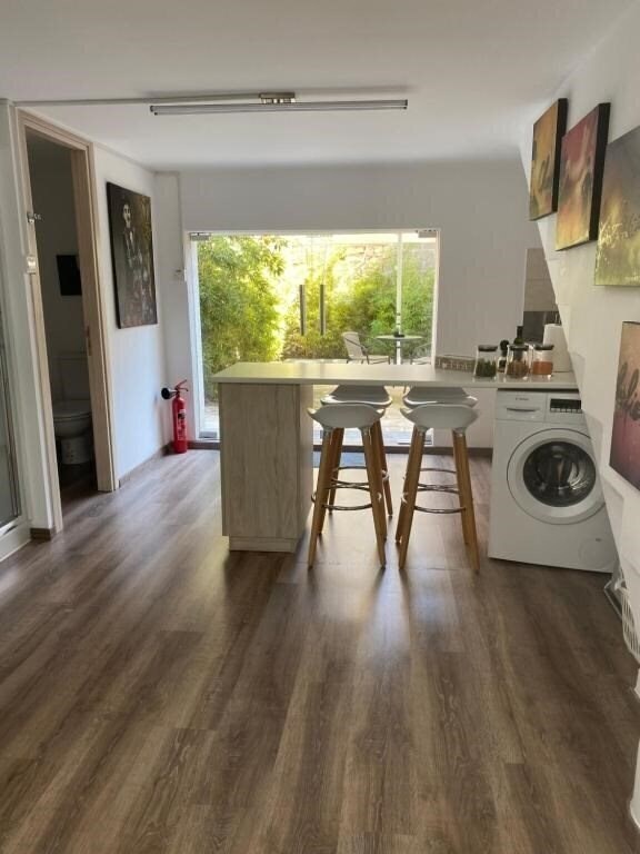 Фотографія Modern City Center Appartment Saripolou 4*