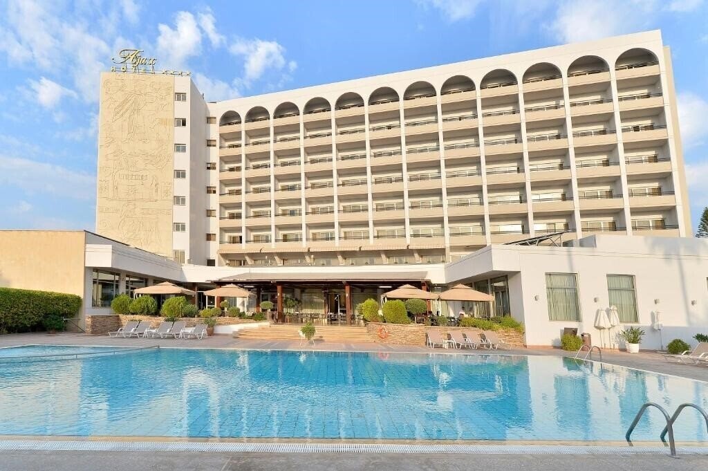 Готель Ajax Hotel 4*