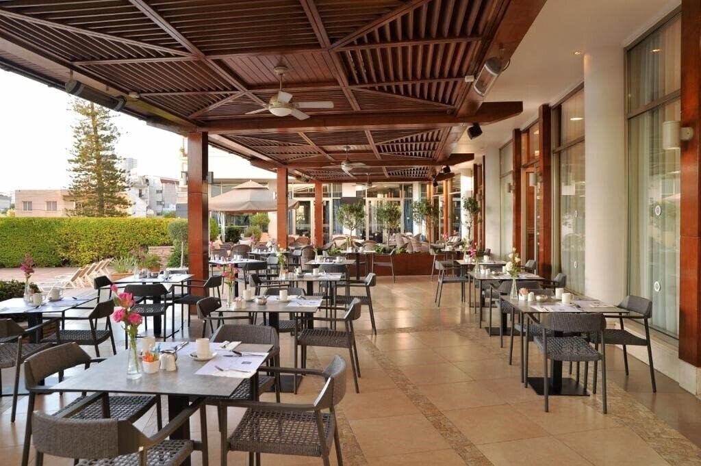 Фото Ajax Hotel 4*