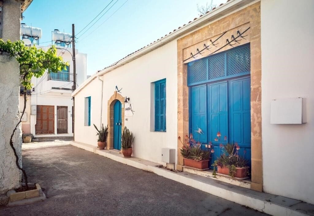 Отель Cypriot Swallow Boutique Hotel 4*