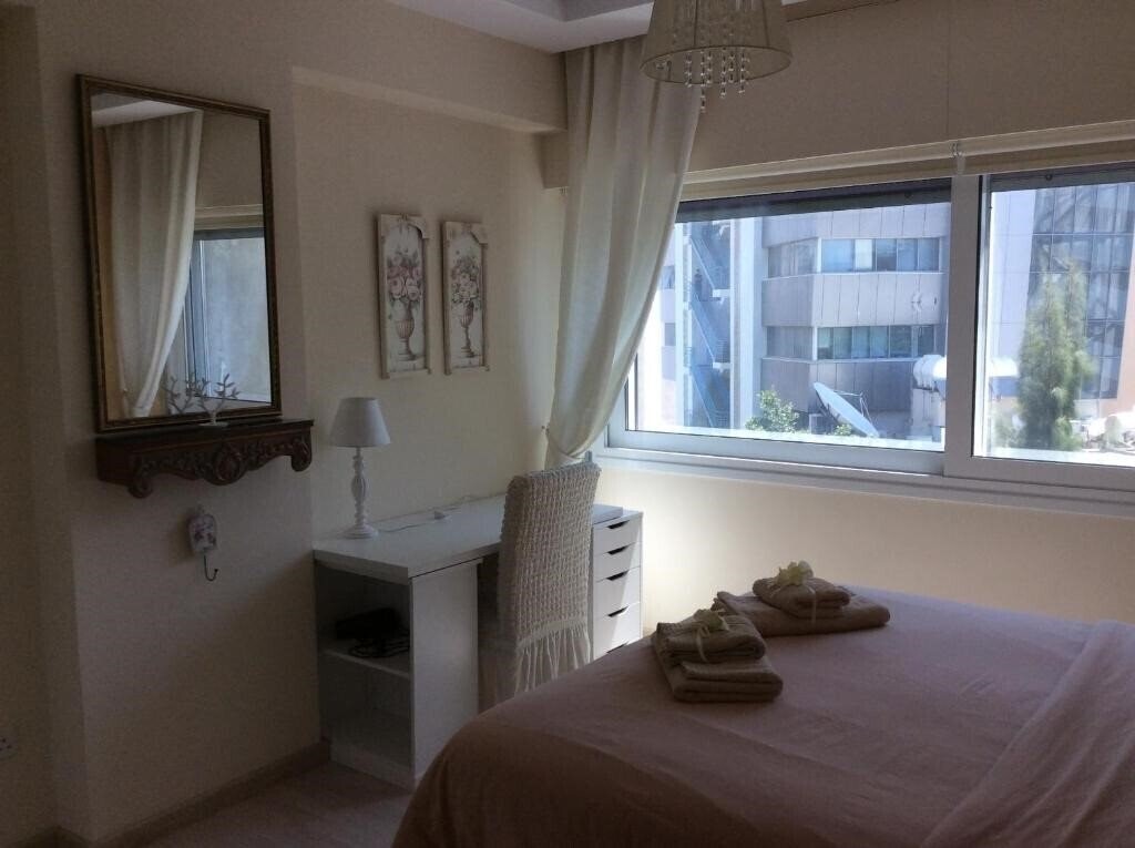 Фото The Central Suites 4*