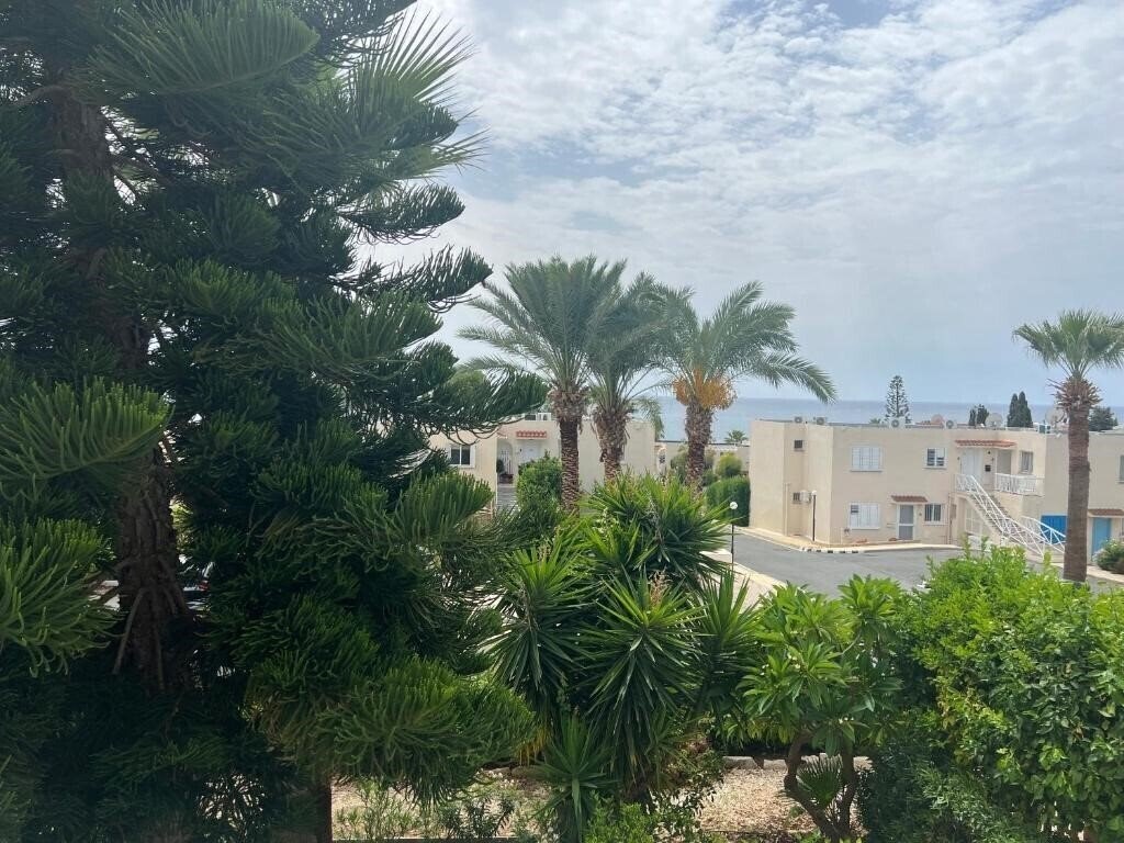 Готель Townhouse Coral Bay Village 4*