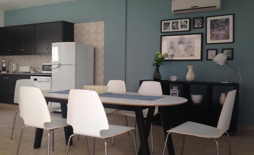 Отель Villa Ariana 4*