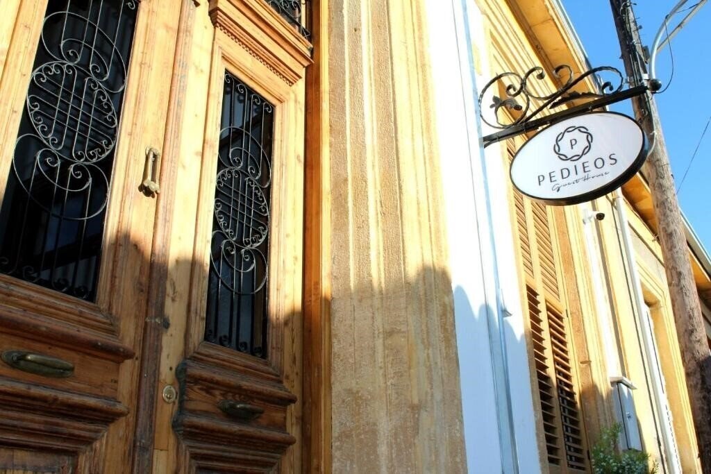 Фото Pedieos Guest House 3*